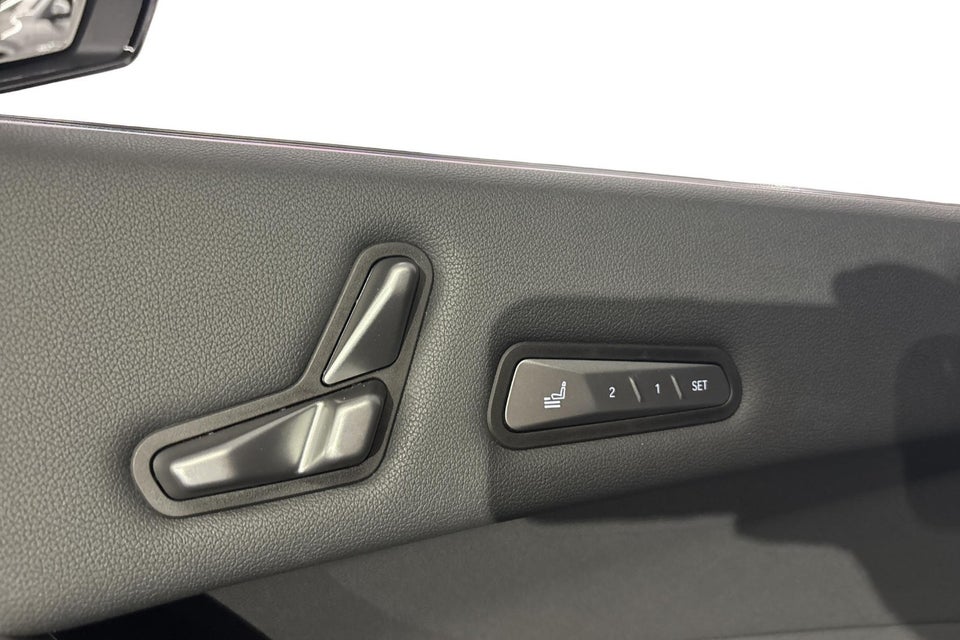 BMW iX xDrive60 Fully Charged 5d