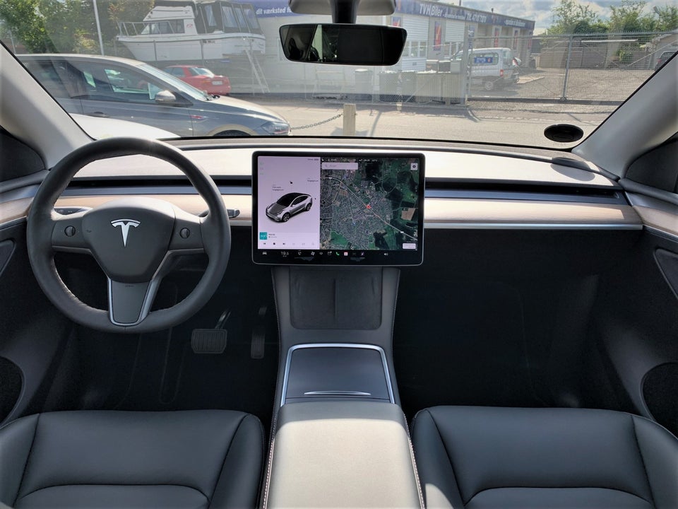 Tesla Model Y Long Range AWD 5d