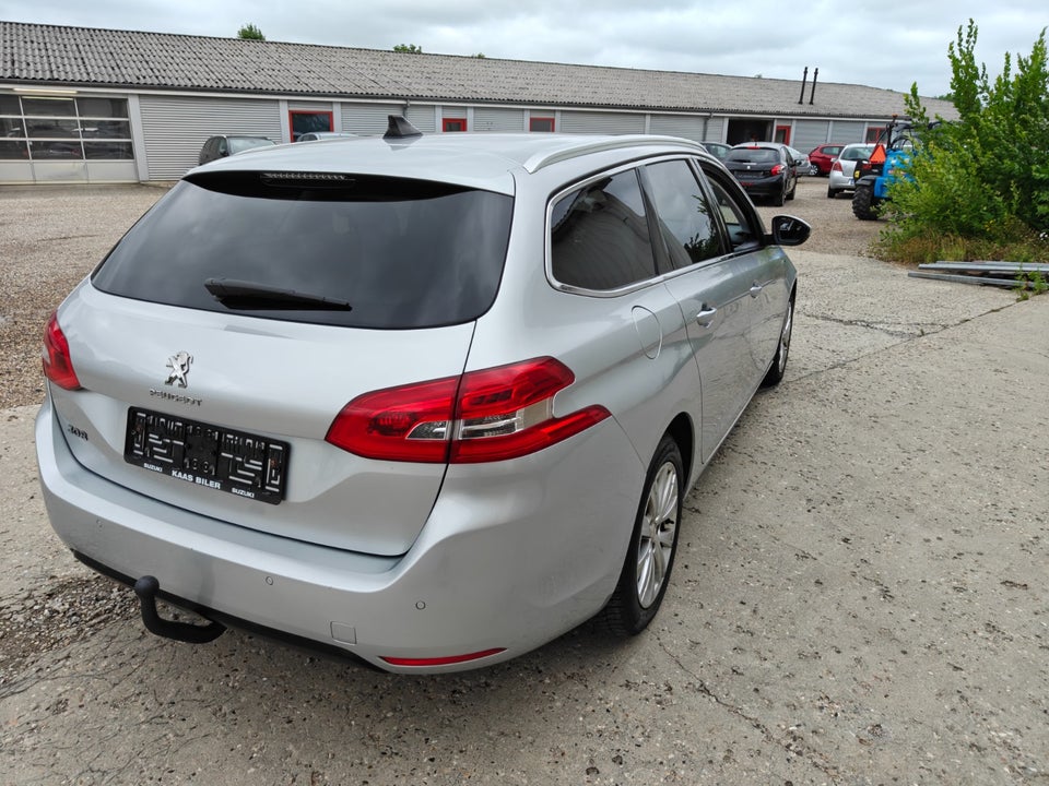 Peugeot 308 1,6 BlueHDi 120 Style Limited SW 5d