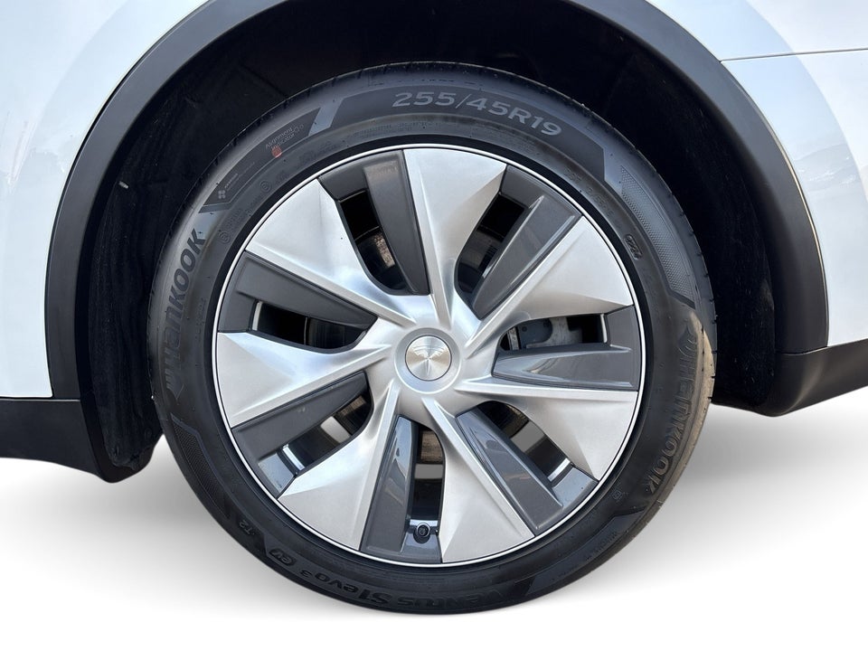 Tesla Model Y Long Range AWD 5d