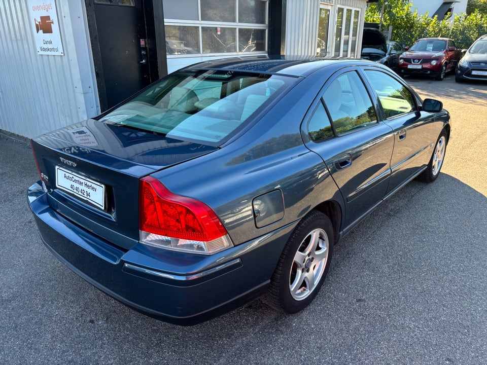 Volvo S60 2,4 140 aut. 4d