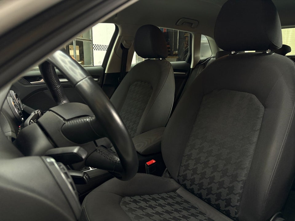 Audi A3 1,4 TFSi 125 Ambiente Sportback 5d