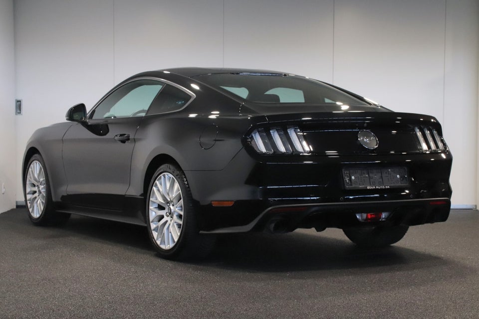 Ford Mustang 2,3 EcoBoost Fastback 2d
