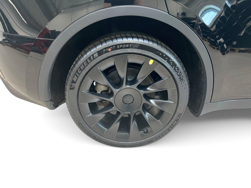 Tesla Model Y Long Range AWD 5d