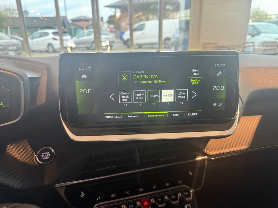 Peugeot 208 1,2 PureTech 100 Platin Sport 5d