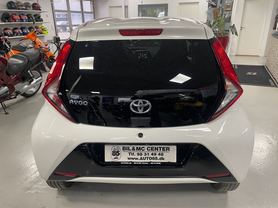 Toyota Aygo 1,0 VVT-i x-press 5d