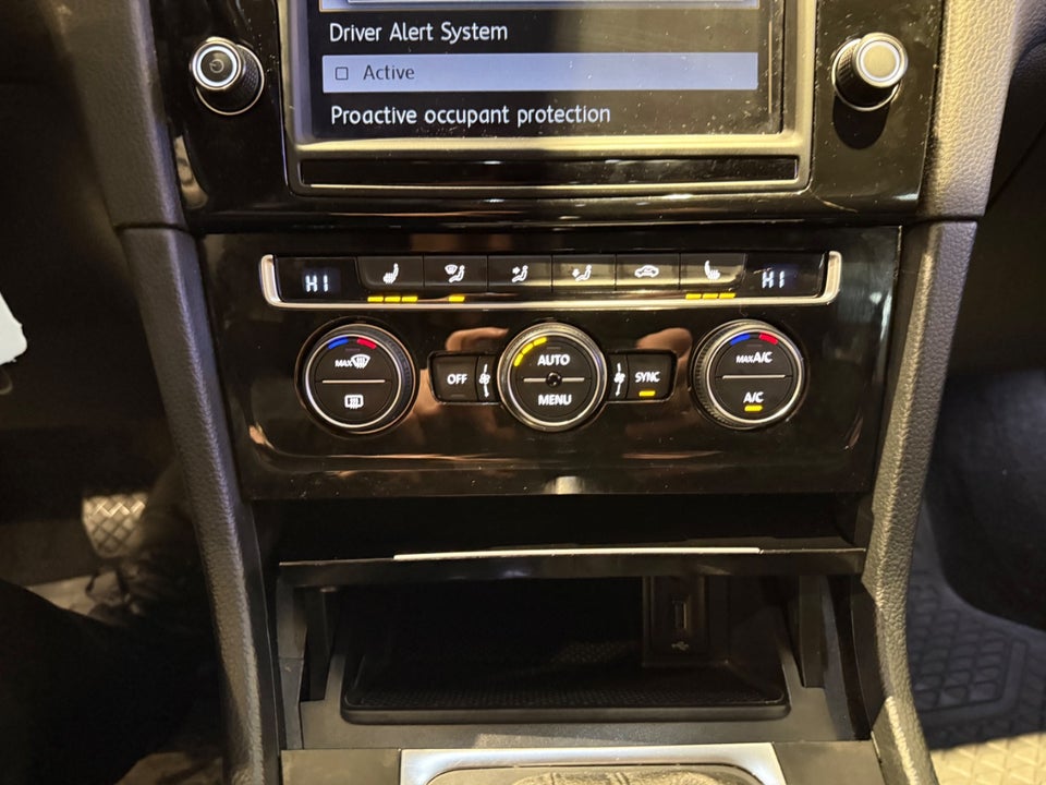 VW Golf VII 2,0 TDi 150 Comfortline Variant BM 5d