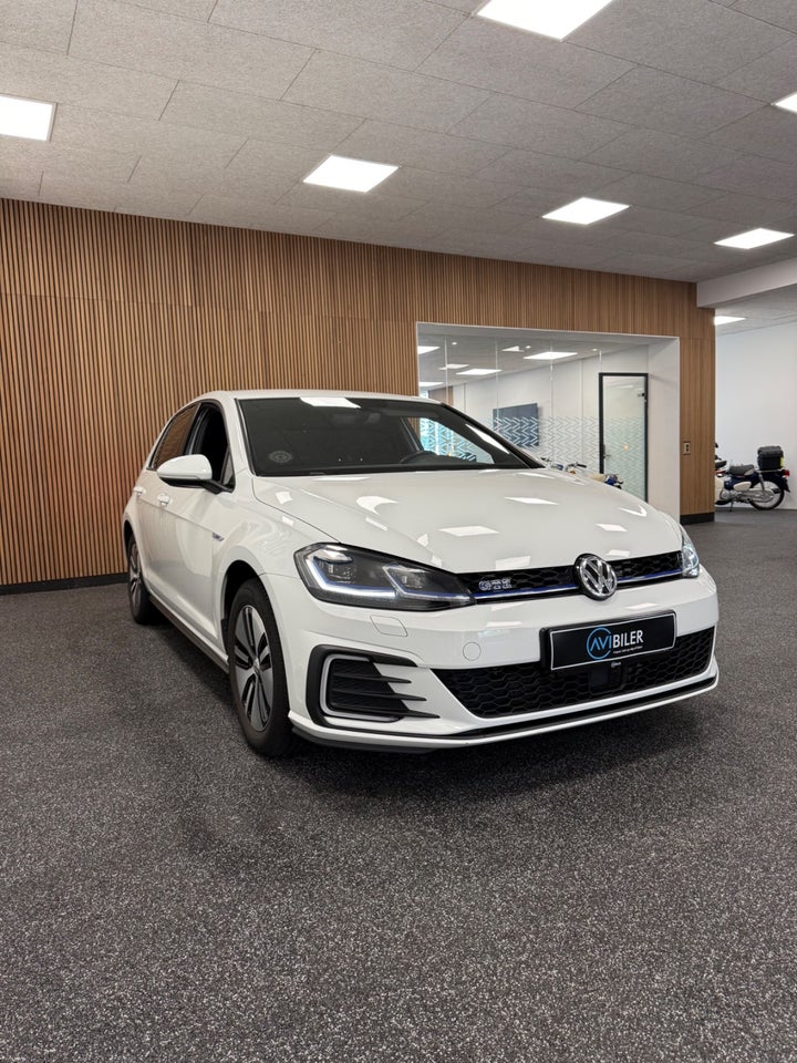 VW Golf VII 1,4 GTE DSG 5d