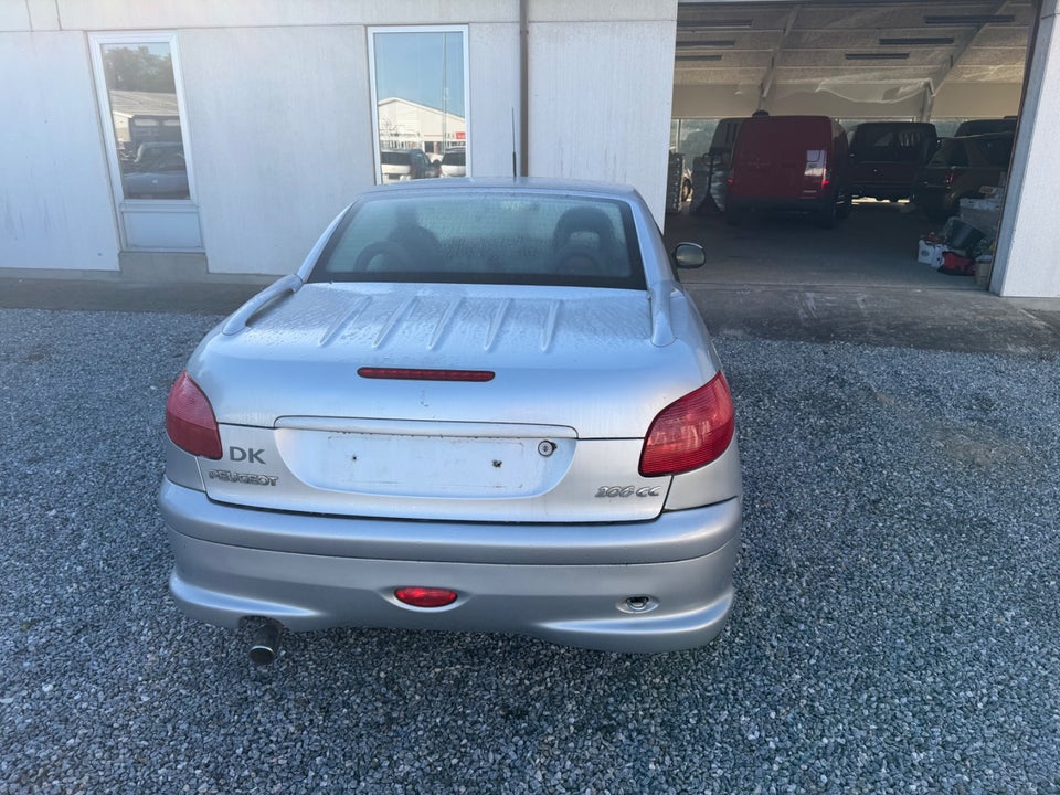 Peugeot 206 1,6 16V CC 2d