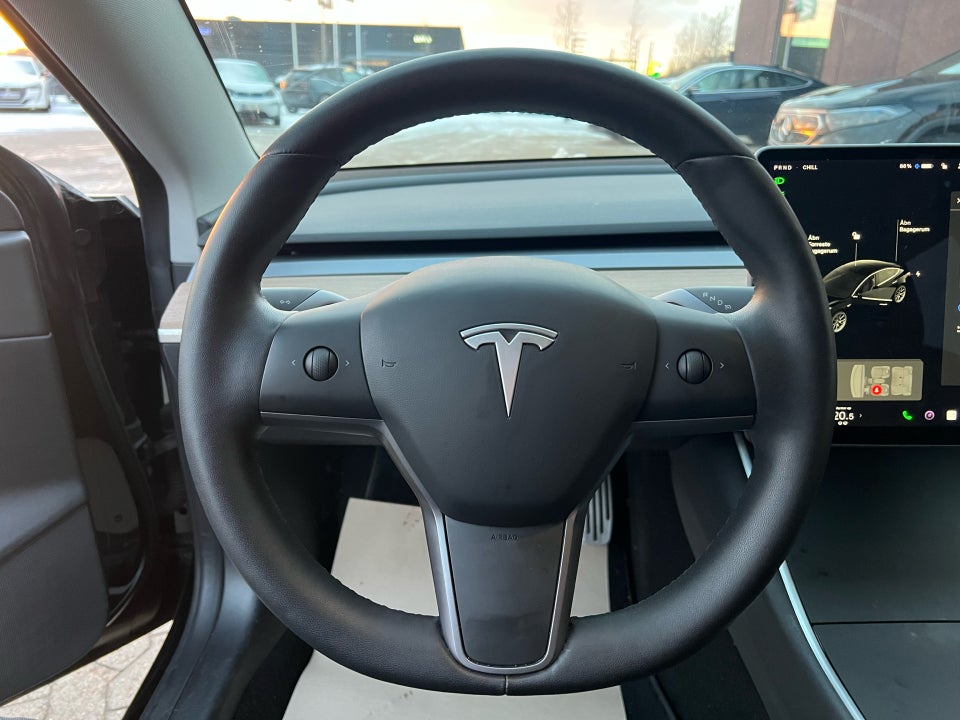 Tesla Model 3 Standard Range+ RWD 4d