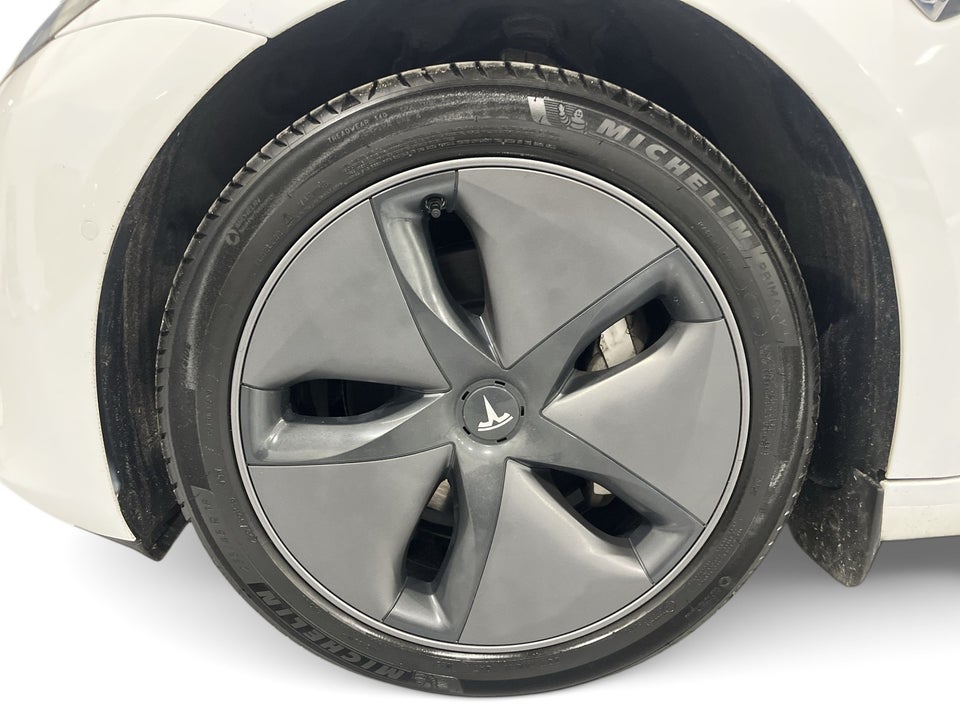 Tesla Model 3 Long Range AWD 4d