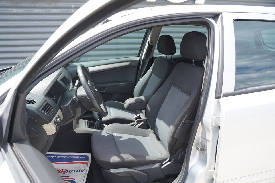 Opel Astra 1,4 16V Enjoy 5d