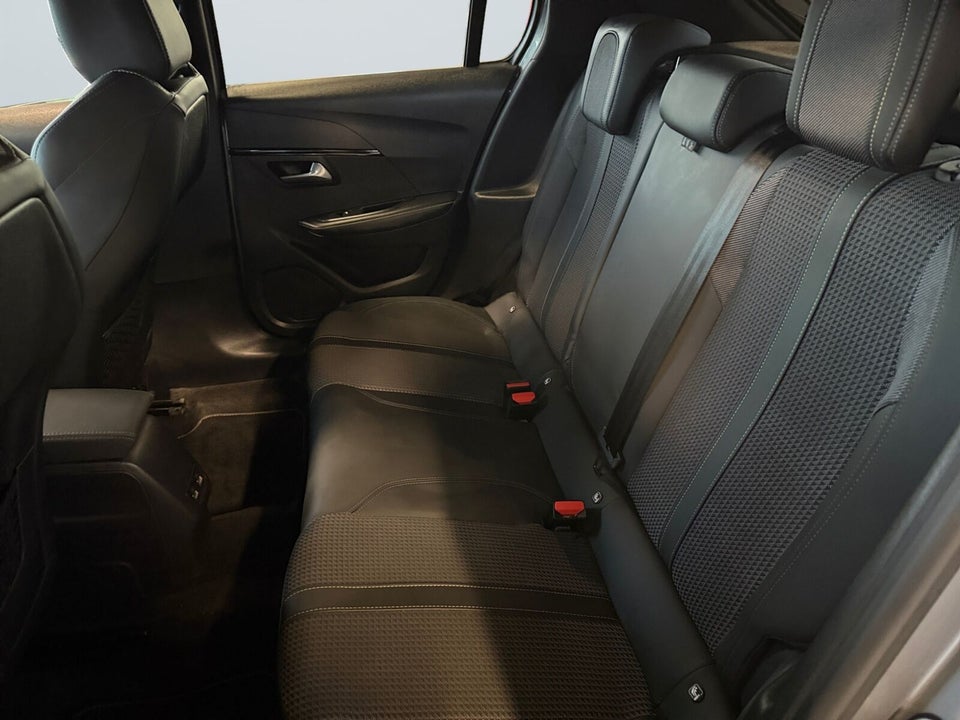 Peugeot e-208 50 GT 5d