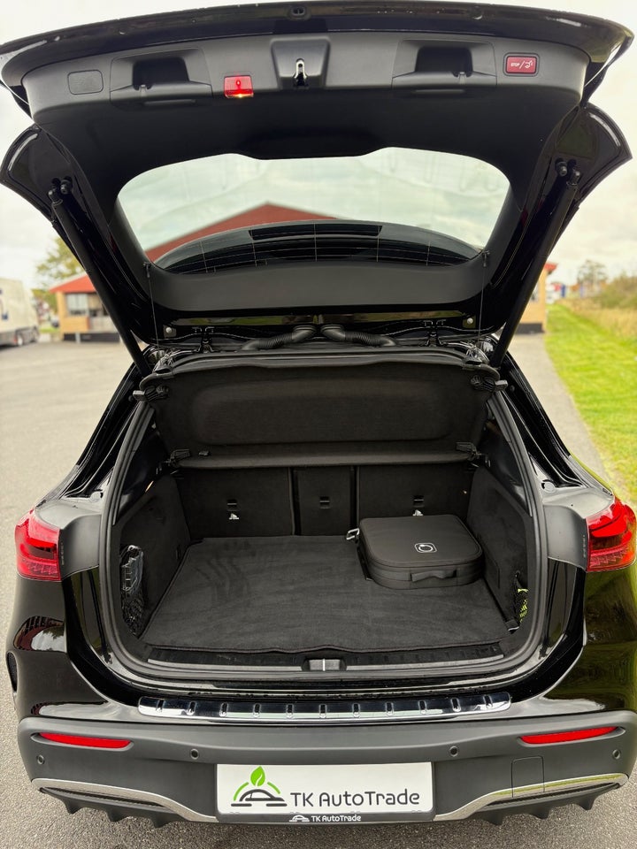 Mercedes EQA350 AMG Line 4Matic 5d