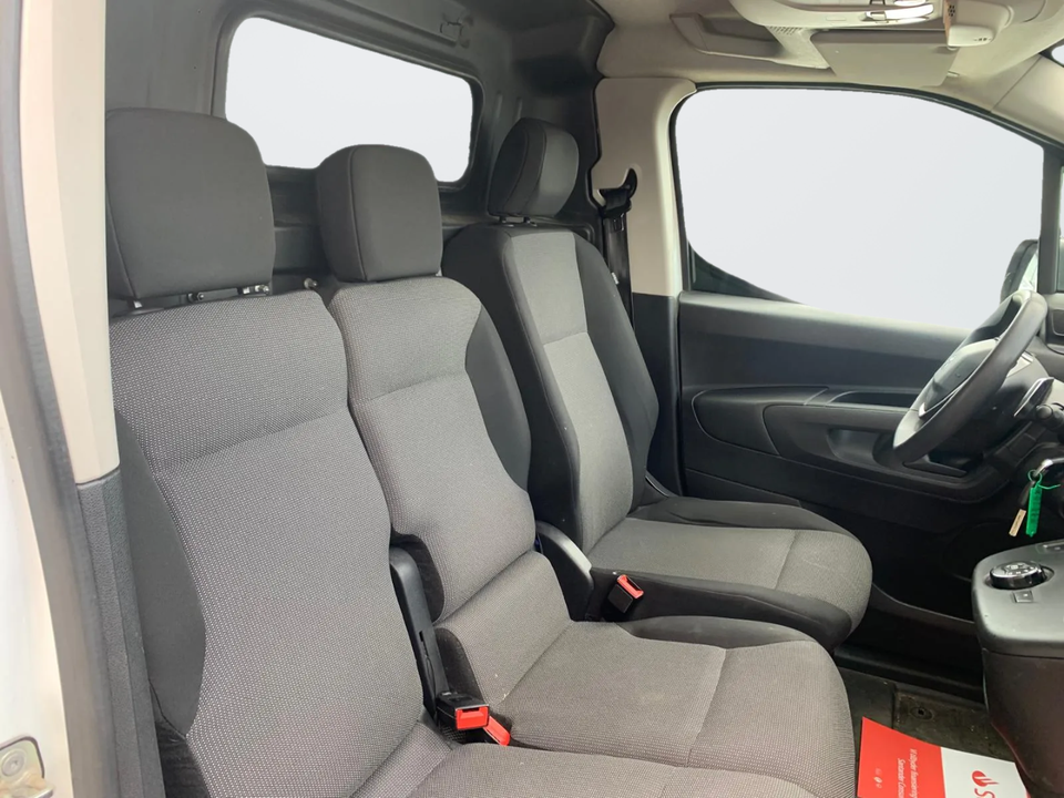 Peugeot Partner 1,5 BlueHDi 130 L1V1 Plus EAT8 Van