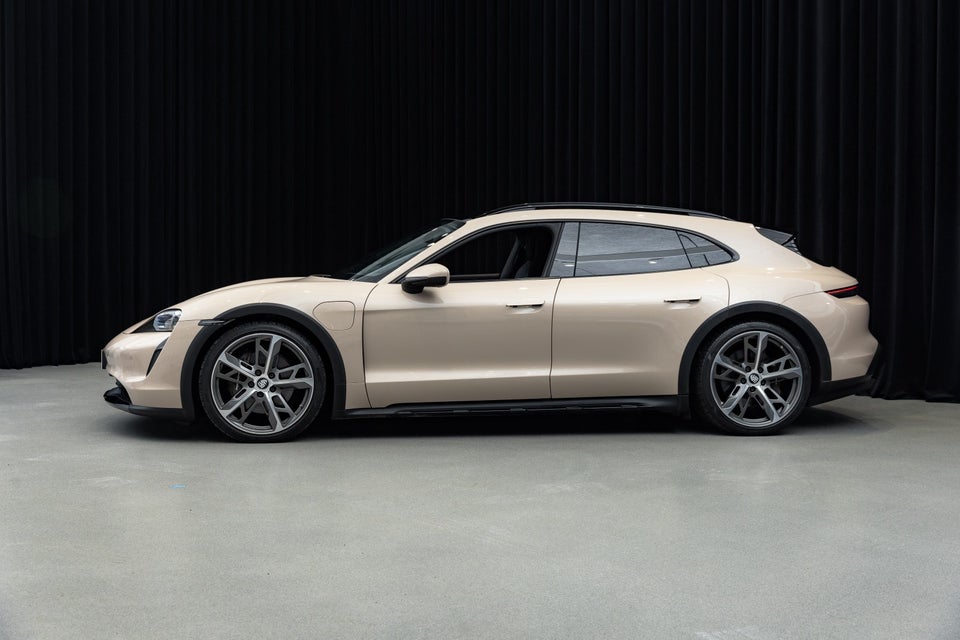 Porsche Taycan 4 Performance+ Cross Turismo 5d