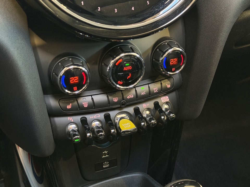 MINI Cooper SE Classic Trim 3d