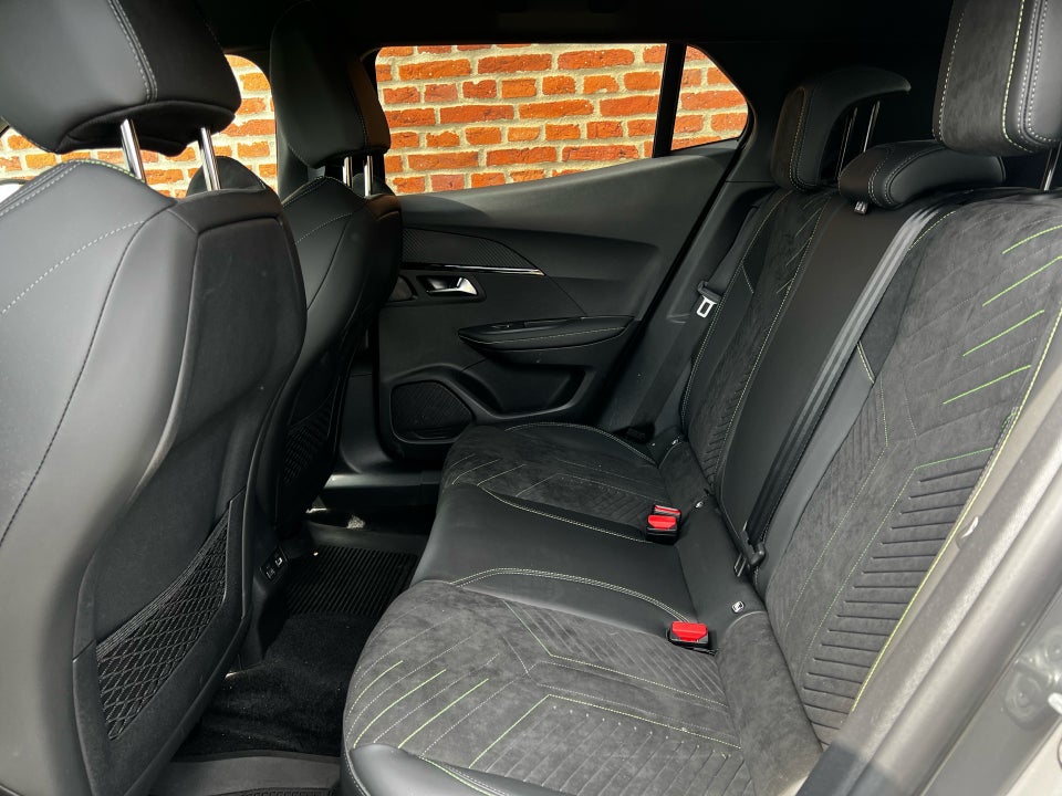 Peugeot e-2008 54 GT 5d