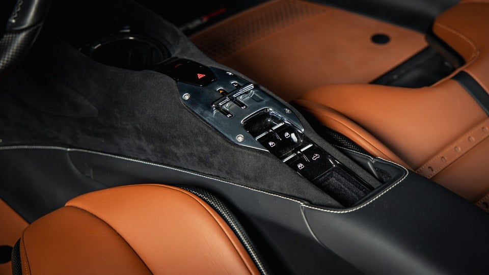 Ferrari SF90 Spider 4,0 DCT 2d