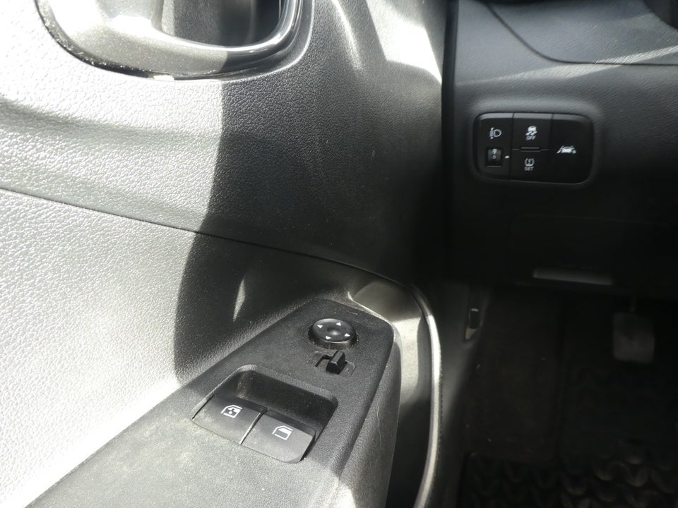 Hyundai i10 1,0 MPi Essential 5d