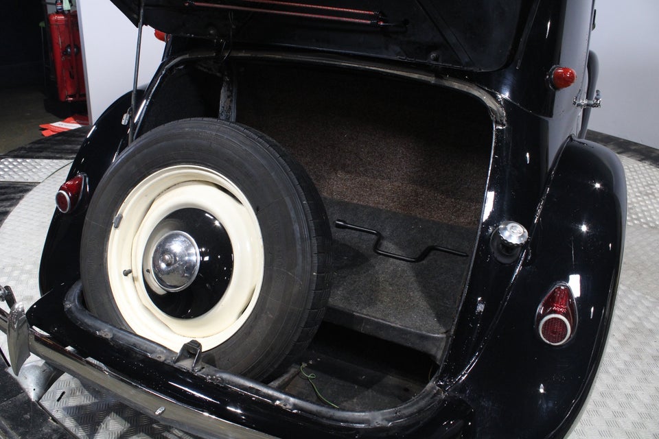 Citroën Traction Avant 1,9 11BL 4d