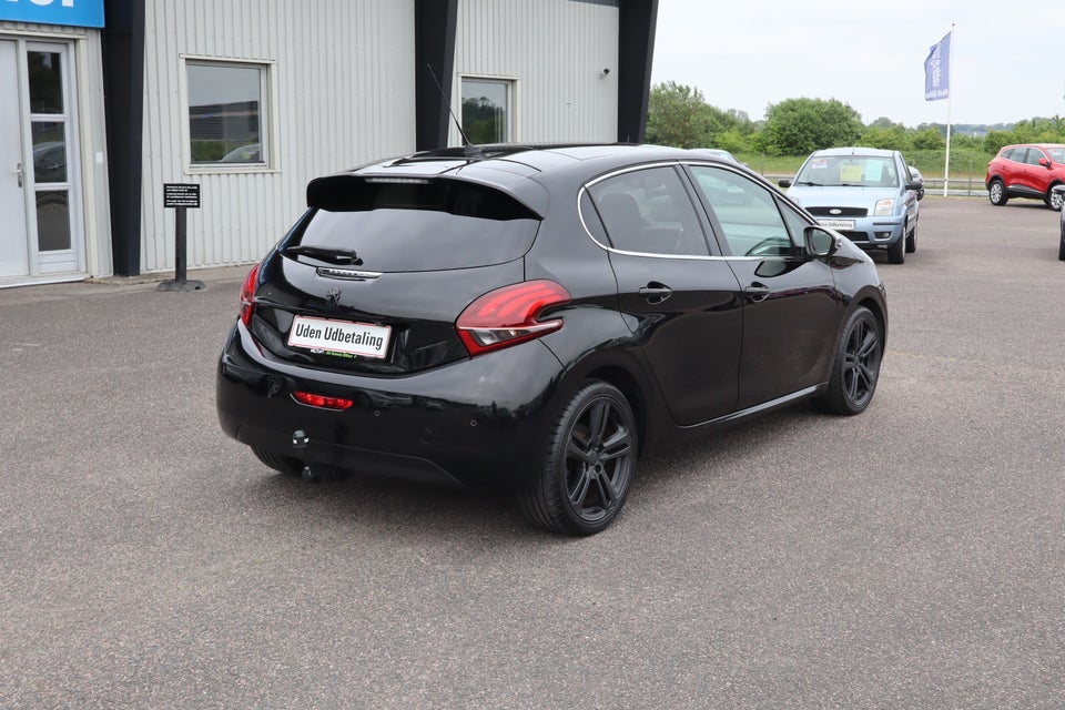 Peugeot 208 1,5 BlueHDi 100 Allure Sky 5d