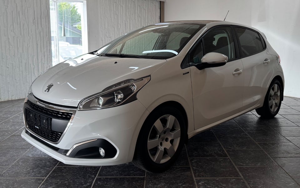 Peugeot 208 1,5 BlueHDi 100 Signature Sky 5d
