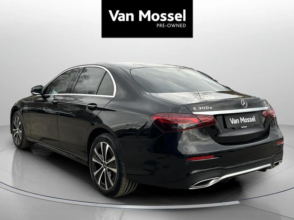 Mercedes E300 e 2,0 AMG Line aut. 4d