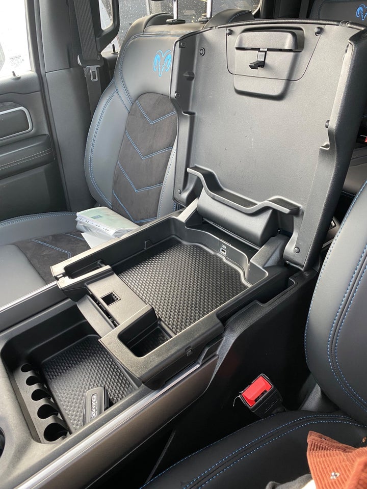 Dodge RAM 1500 5,7 V8 Hemi Laramie Sport aut. 4d