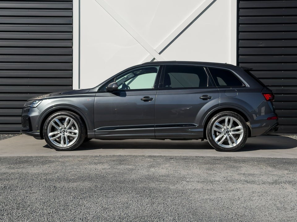 Audi Q7 55 TFSi e S-line quattro Tiptr. 5d