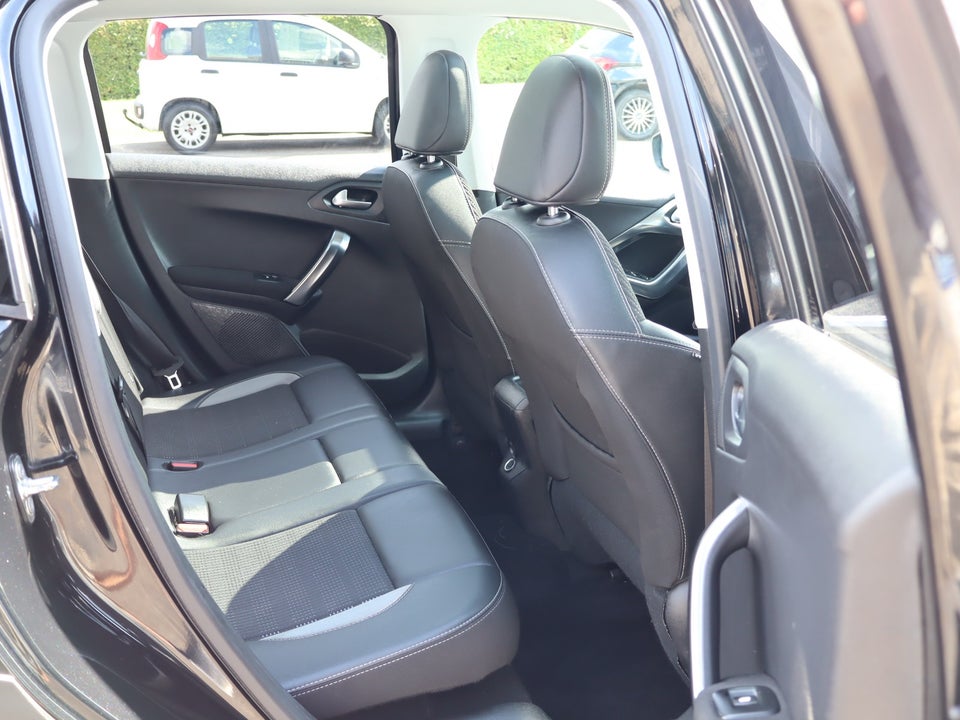 Peugeot 2008 1,2 e-THP 110 Allure Sky 5d