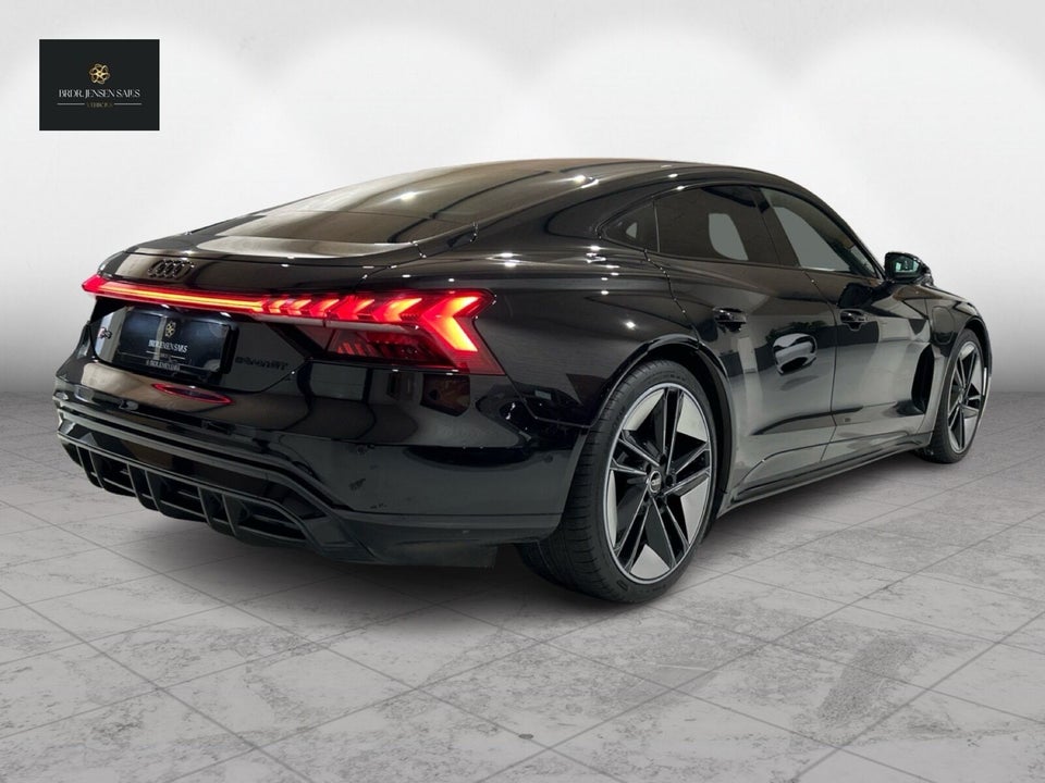 Audi RS e-tron GT quattro 4d
