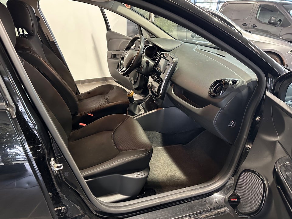 Renault Clio IV 0,9 TCe 90 Expression Sport Tourer 5d