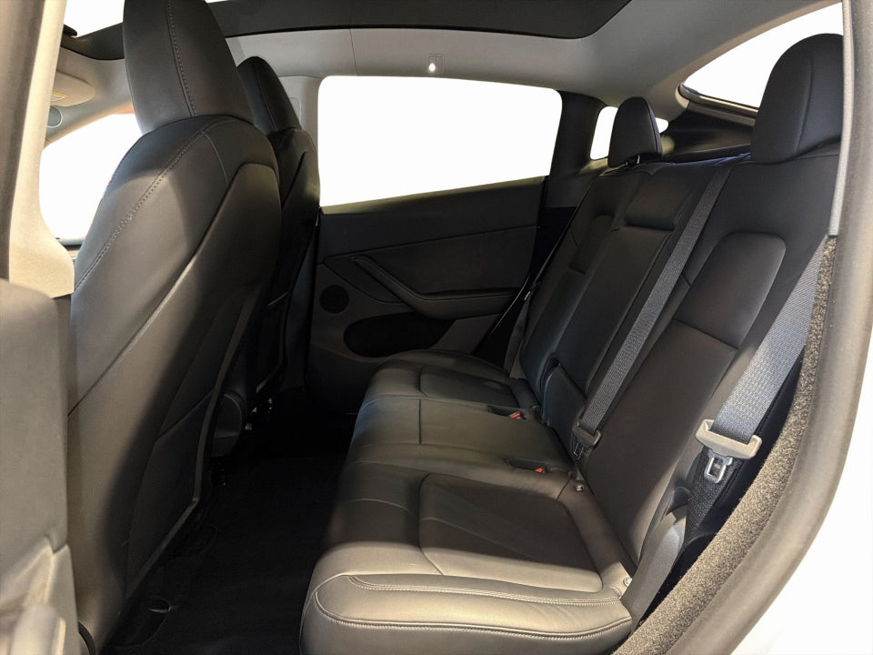 Tesla Model Y RWD 5d