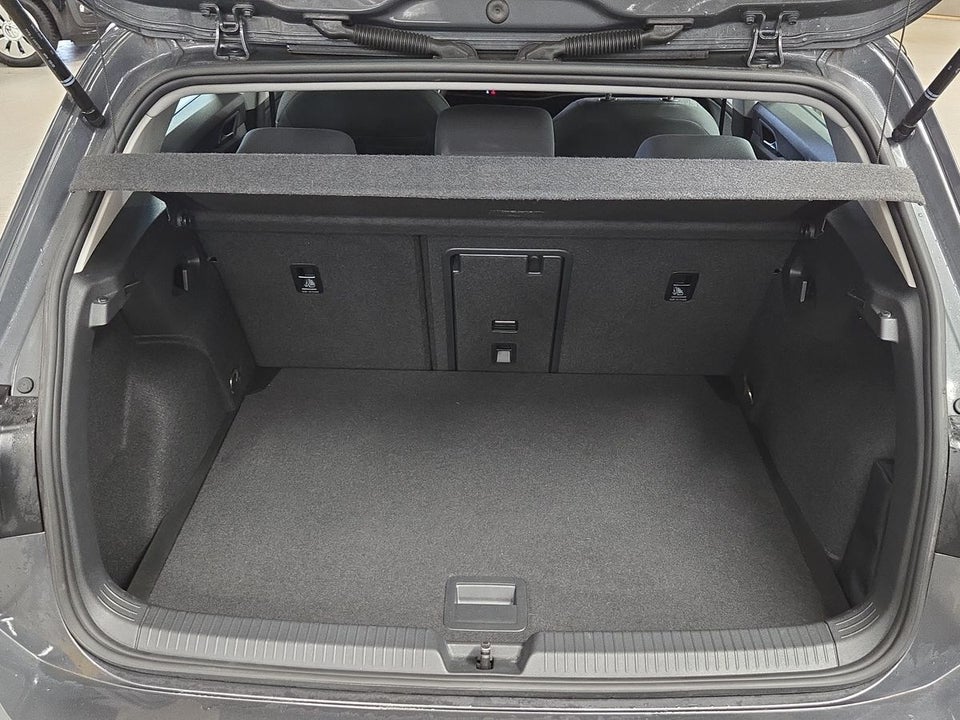 VW Golf VIII 1,5 eTSi 130 Life DSG 5d