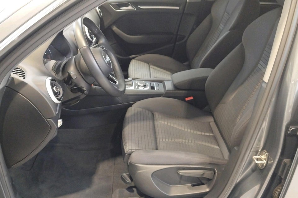Audi A3 35 TFSi Sport Limited Sportback S-tr. 5d