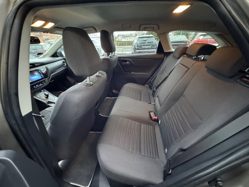 Toyota Auris 1,8 Hybrid H2 Comfort Touring Sports CVT 5d
