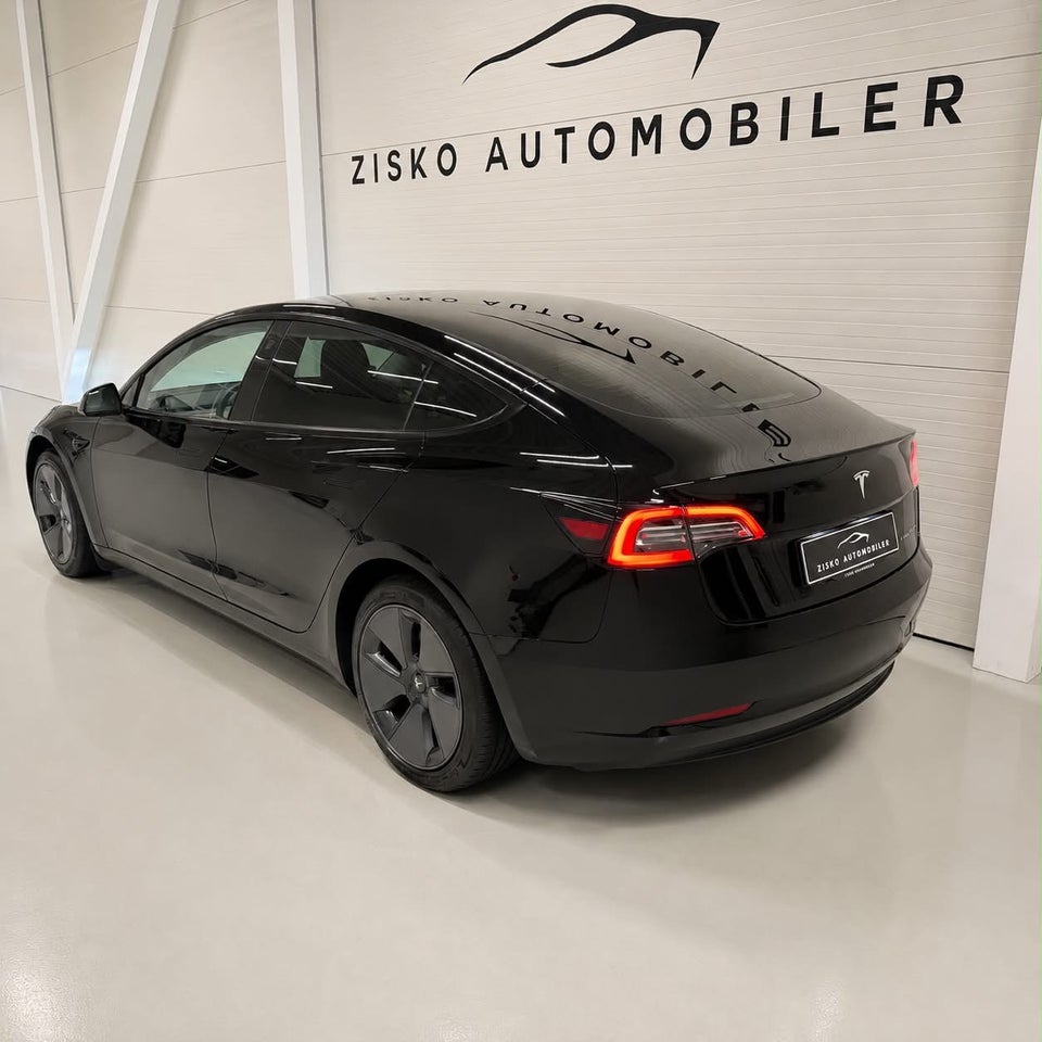 Tesla Model 3 Long Range AWD 4d