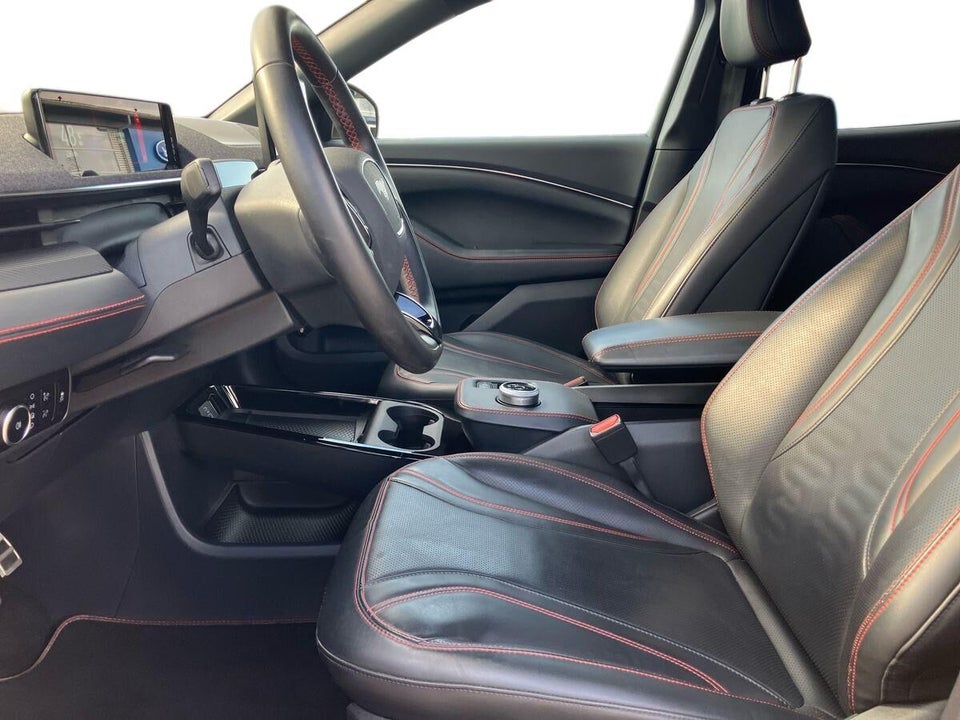 Ford Mustang Mach-E 98 Premium Extended Range AWD 5d