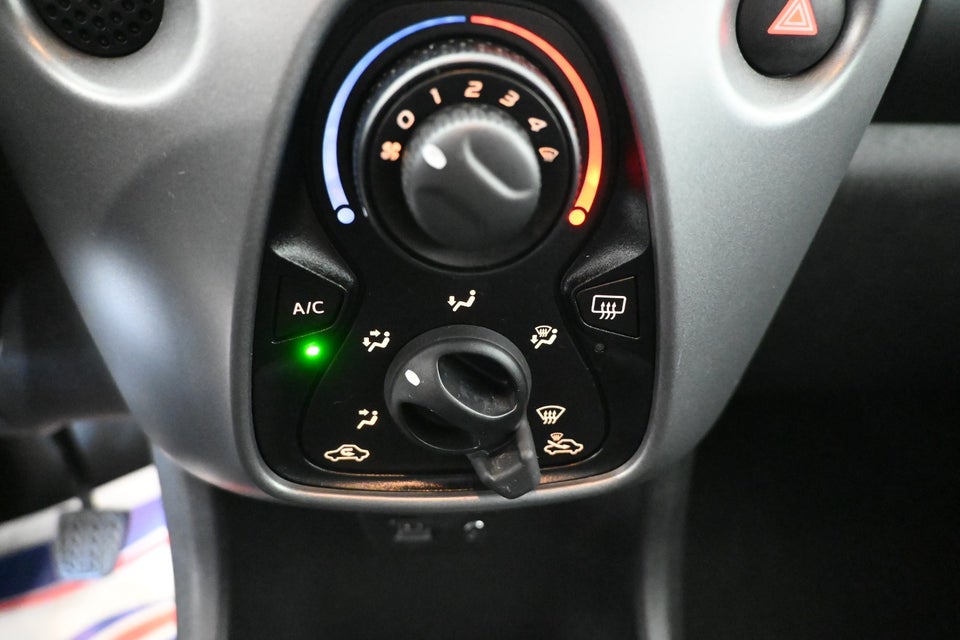 Toyota Aygo 1,0 VVT-i x-cellence Connect 5d