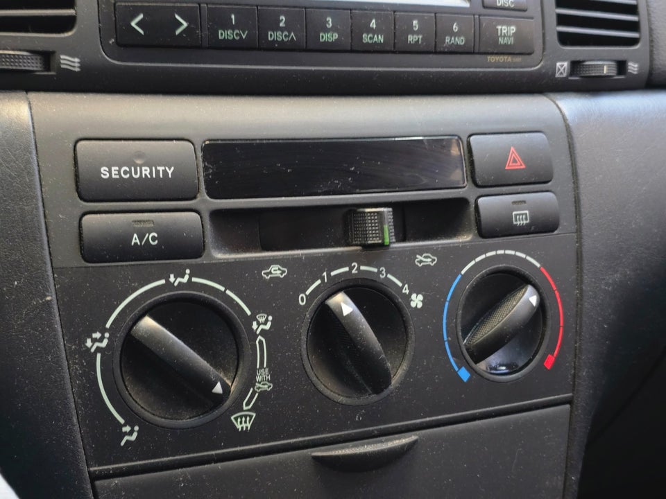 Toyota Corolla 1,6 Terra 5d