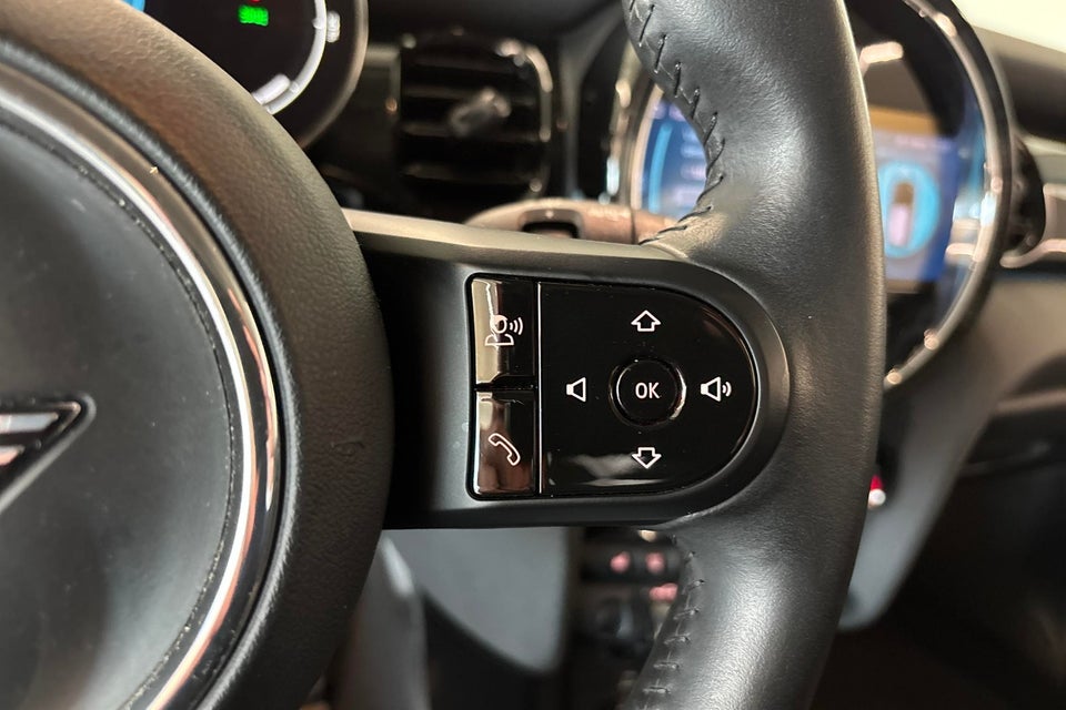 MINI Cooper SE Classic Trim 3d