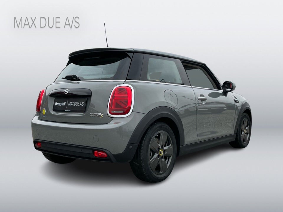 MINI Cooper SE Essential 3d