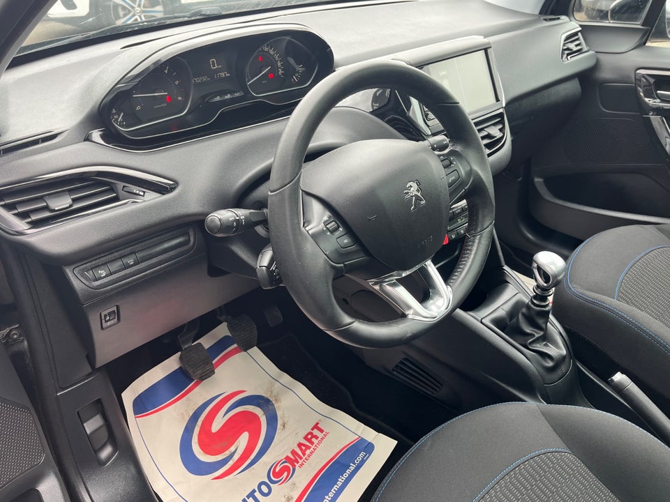 Peugeot 208 1,5 BlueHDi 100 Allure Sky 5d