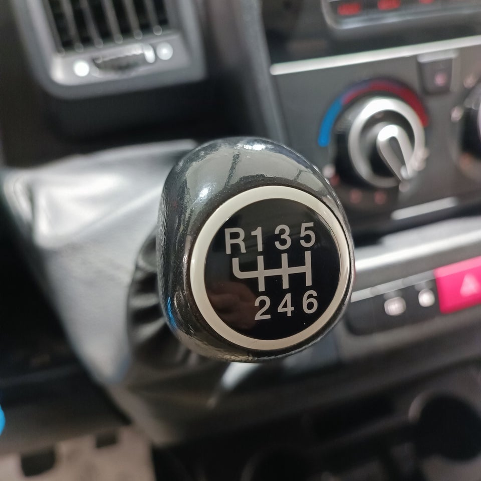 Peugeot Boxer 335 2,2 BlueHDi 140 L3 Plus 2d