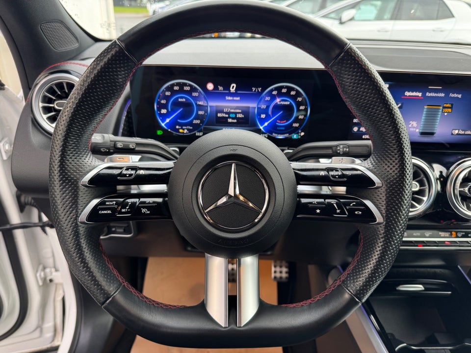 Mercedes EQB250+ AMG Line 5d