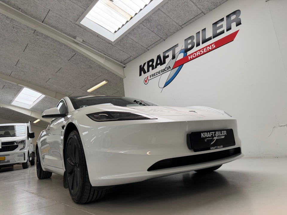 Tesla Model 3 RWD 4d