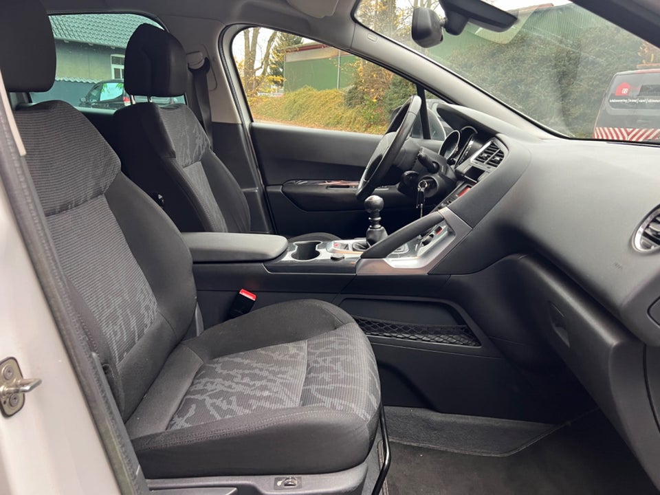 Peugeot 3008 1,6 HDi 112 Premium+ 5d