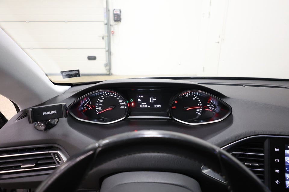 Peugeot 308 1,6 BlueHDi 120 Style Sky 5d