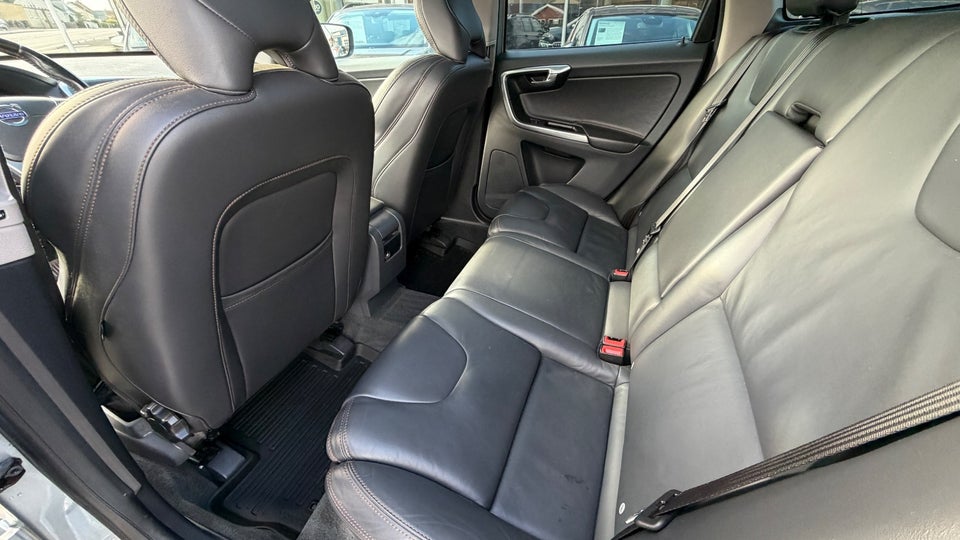 Volvo XC60 2,0 D4 181 Momentum aut. 5d